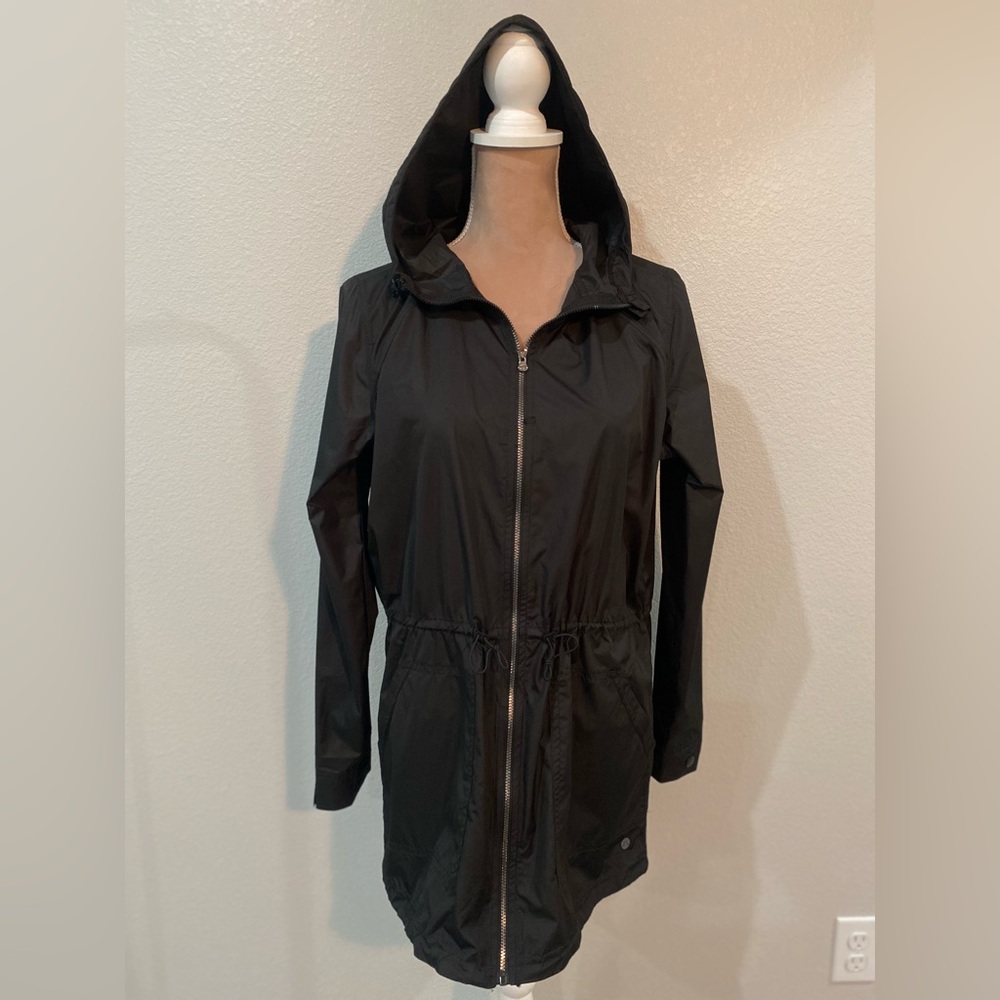 Apana Windbreaker